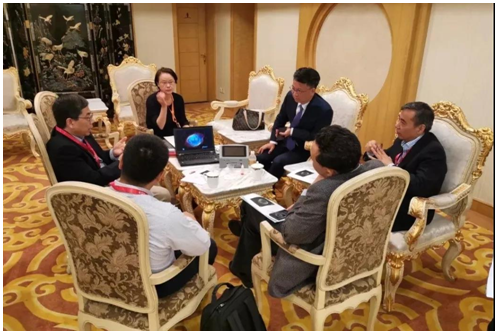  九游平台官网摄与会专家组讨论 